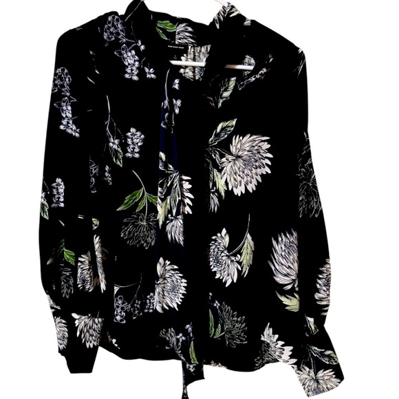 🌹Who What Wear Floral Black Blouse - Picture 3 of 8